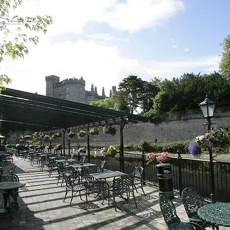 Hotel River Court 4*