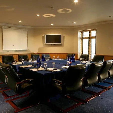 Hotel River Court 4*