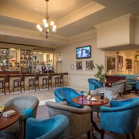 Hotel River Court 4*