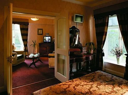 River Court Hotel