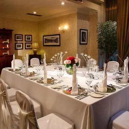 River Court 4*