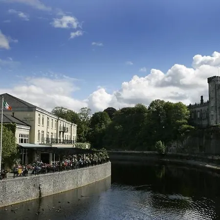River Court Hotel