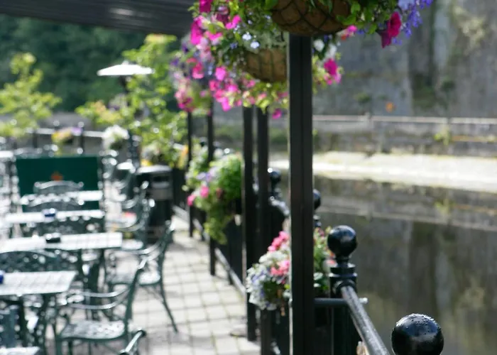 Szálloda River Court