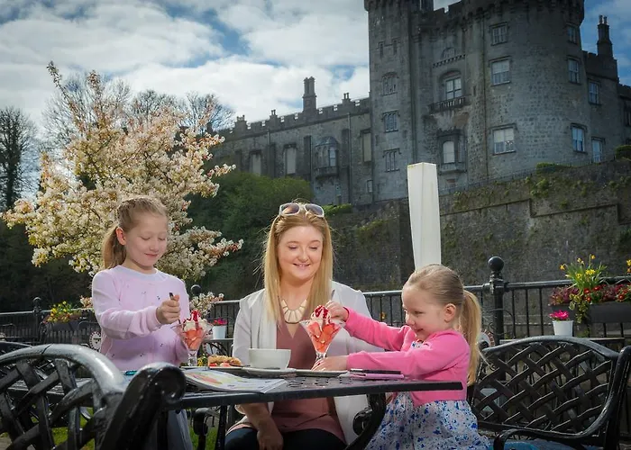 Szálloda River Court