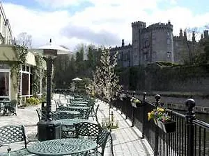 Szálloda River Court