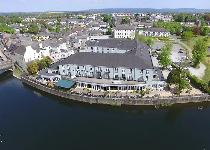 Szálloda River Court