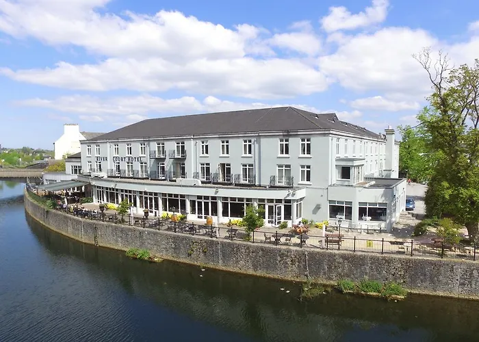 River Court 4*