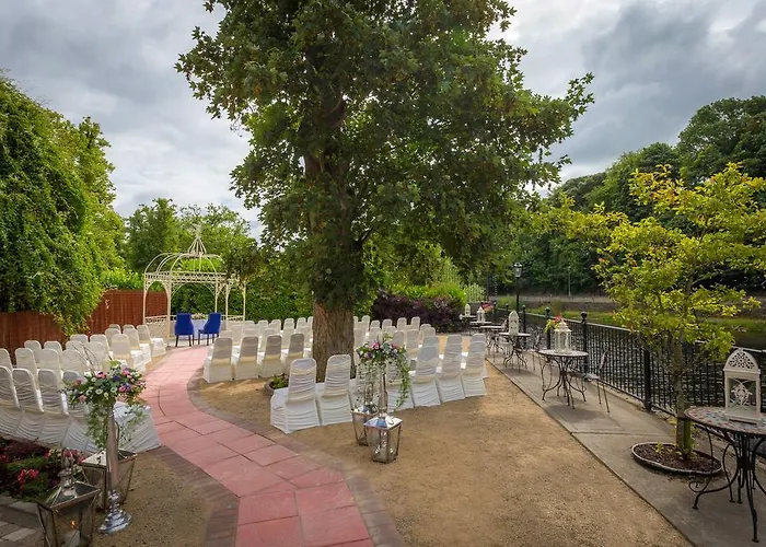 River Court Szálloda