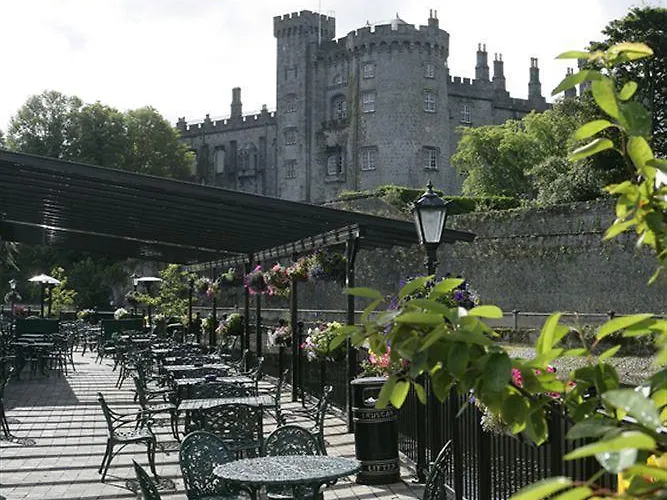 Hotel River Court 4*