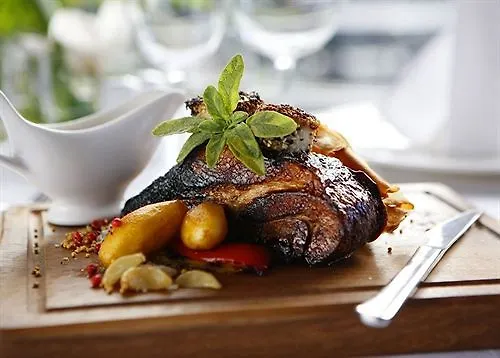 River Court Szálloda 4*