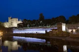 Szálloda River Court